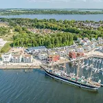 2 Bedroom Cozy Apartment In Luebeck Travemuende